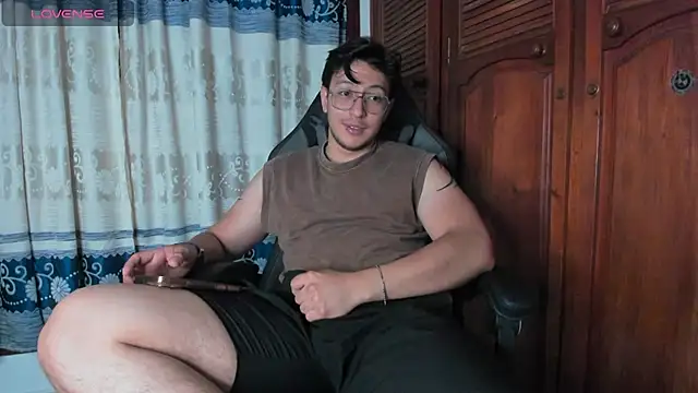 Snapshot of Amon__ashford chatting on 03-31-26, 03:52 Amon ashford online show from 03-31-26, 03:52
