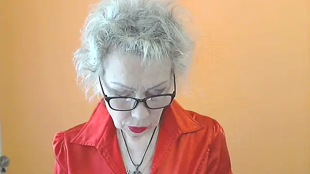 NessyJenixs online show from 05-19-26, 06:31