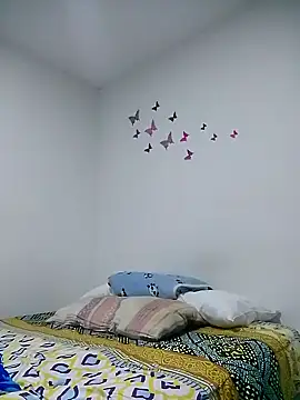 Snapshot of Tylerdrdn chatting on 10-15-25, 07:14 Tylerdrdn online show from 10-15-25, 07:14