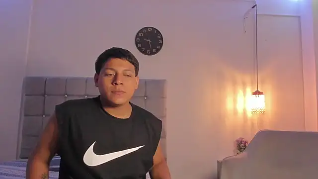 Snapshot of Tylerdrdn chatting on 10-26-25, 06:41 Tylerdrdn online show from 10-26-25, 06:41