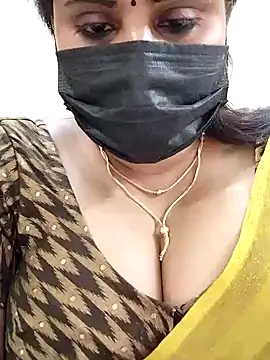 Snapshot of Queenflowerr chatting on 01-29-25, 07:32 Queenflowerr online show from 01-29-25, 07:32