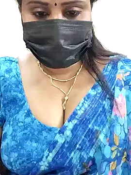 Snapshot of Queenflowerr chatting on 02-04-25, 05:01 Queenflowerr online show from 02-04-25, 05:01