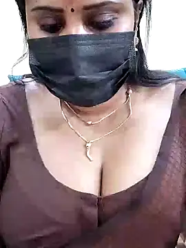 Snapshot of Queenflowerr chatting on 02-11-25, 11:54 Queenflowerr online show from 02-11-25, 11:54