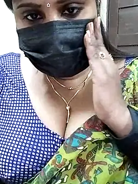 Snapshot of Queenflowerr chatting on 02-15-25, 11:17 Queenflowerr online show from 02-15-25, 11:17