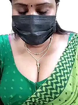 Snapshot of Queenflowerr chatting on 02-19-25, 12:25 Queenflowerr online show from 02-19-25, 12:25