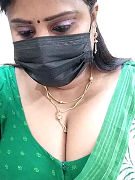 Snapshot of Queenflowerr chatting on 02-23-25, 04:24 Queenflowerr online show from 02-23-25, 04:24