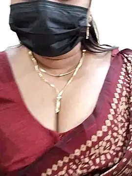 Snapshot of Queenflowerr chatting on 02-25-25, 04:31 Queenflowerr online show from 02-25-25, 04:31