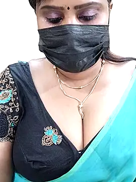 Snapshot of Queenflowerr chatting on 03-03-25, 02:26 Queenflowerr online show from 03-03-25, 02:26