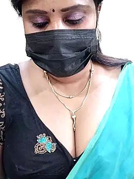 Snapshot of Queenflowerr chatting on 03-05-25, 07:27 Queenflowerr online show from 03-05-25, 07:27