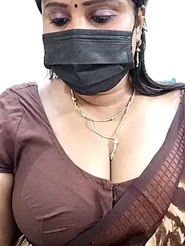 Snapshot of Queenflowerr chatting on 03-16-25, 02:00 Queenflowerr online show from 03-16-25, 02:00