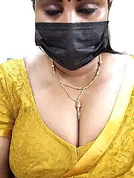 Snapshot of Queenflowerr chatting on 03-20-25, 08:08 Queenflowerr online show from 03-20-25, 08:08