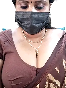 Snapshot of Queenflowerr chatting on 03-21-25, 10:06 Queenflowerr online show from 03-21-25, 10:06