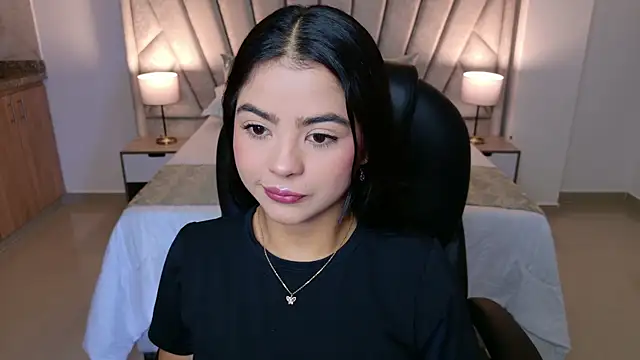 Layla Breezee online show from 07-18-26, 10:41