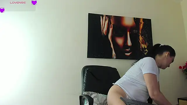 scarlet hit online show from 11-13-25, 04:11