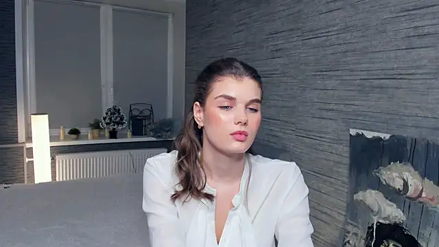 Snapshot of FloraDobb chatting on 01-29-25, 01:37 FloraDobb online show from 01-29-25, 01:37