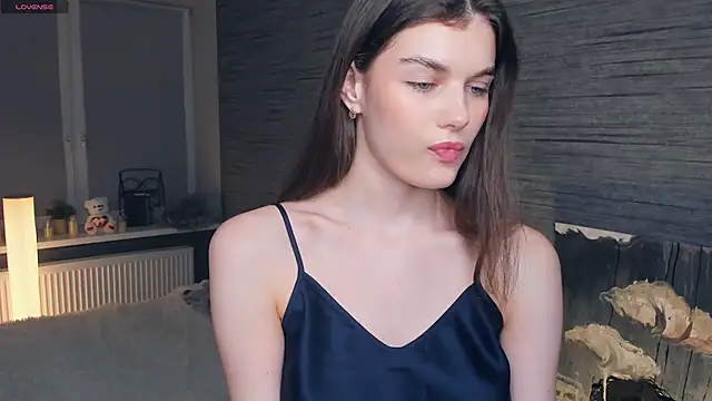 Snapshot of FloraDobb chatting on 03-15-25, 12:04 FloraDobb online show from 03-15-25, 12:04