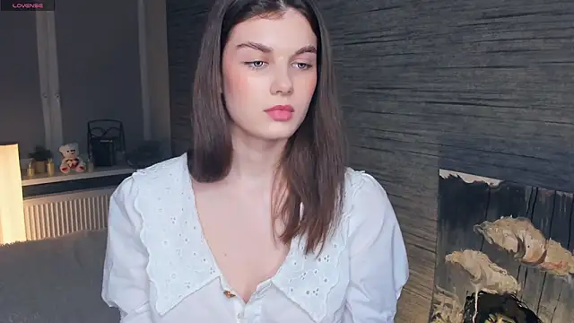 Snapshot of FloraDobb chatting on 03-15-25, 03:07 FloraDobb online show from 03-15-25, 03:07