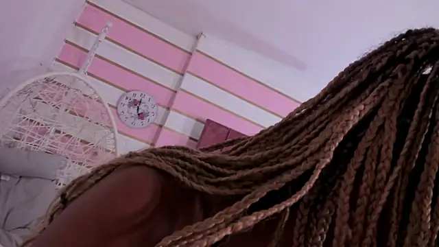 Snapshot of taliarussel chatting on 03-13-25, 01:43 taliarussel online show from 03-13-25, 01:43