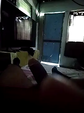 Snapshot of Ant1990 chatting on 10-25-25, 02:13 Ant1990 online show from 10-25-25, 02:13