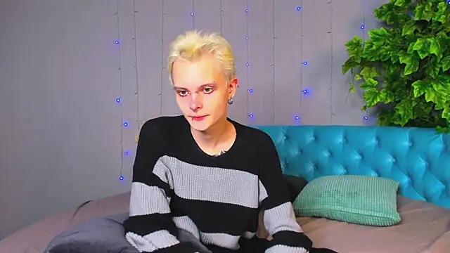 Snapshot of DemianEnglen chatting on 02-02-25, 08:41 DemianEnglen online show from 02-02-25, 08:41