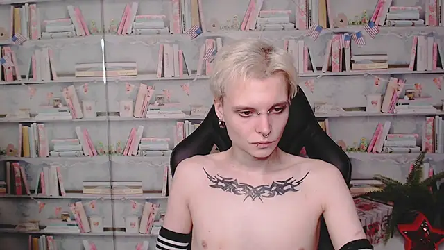 Snapshot of DemianEnglen chatting on 03-03-25, 02:47 DemianEnglen online show from 03-03-25, 02:47