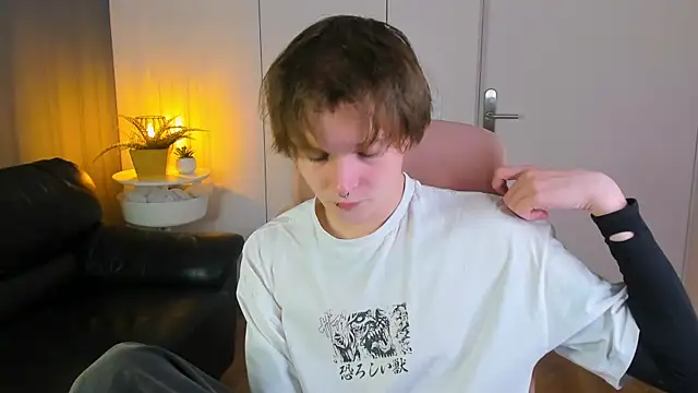 Snapshot of DemianEnglen chatting on 04-07-26, 01:33 DemianEnglen online show from 04-07-26, 01:33