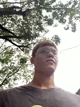 izan 20 online show from 02-10-25, 02:48