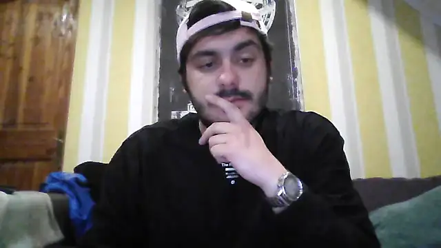 Snapshot of shycoouple1 chatting on 10-12-25, 07:40 shycoouple1 online show from 10-12-25, 07:40