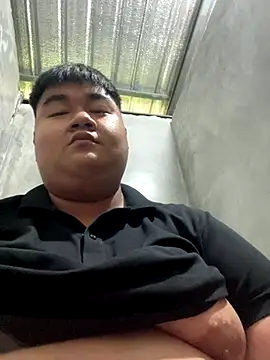 Snapshot of pm01 chatting on 12-16-25, 09:58 pm01 online show from 12-16-25, 09:58