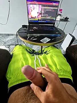 j0nathan00 online show from 12-15-25, 08:02