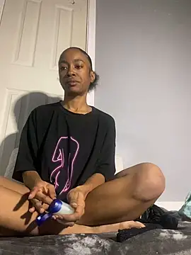 Snapshot of Meerawantsyou chatting on 02-20-25, 02:40 Meerawantsyou online show from 02-20-25, 02:40