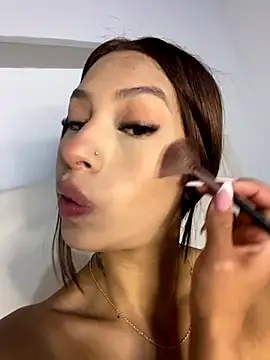 bella bloomg online show from 11-25-25, 09:15