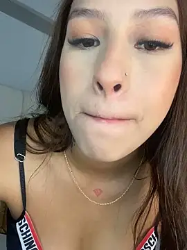 bella bloomg online show from 11-26-25, 07:48