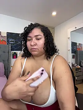 KarlaWild online show from 10-27-25, 04:22