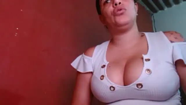 Snapshot of Tammyymilf chatting on 11-07-25, 05:24 Tammyymilf online show from 11-07-25, 05:24