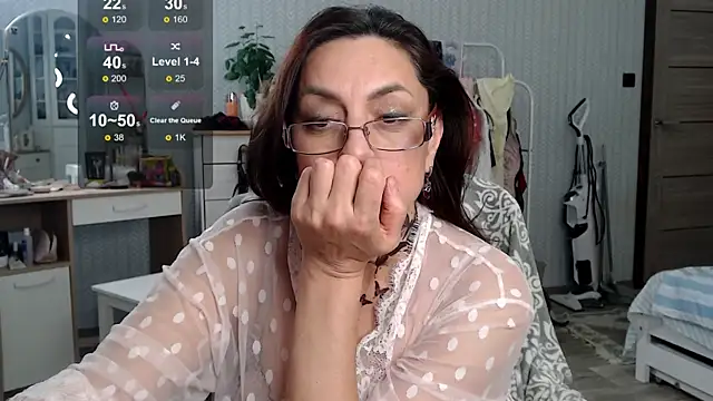 Soffya Soy online show from 11-30-25, 11:42