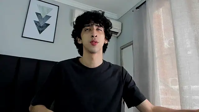 Snapshot of Alezzandro_ chatting on 03-04-25, 02:21 Alezzandro online show from 03-04-25, 02:21