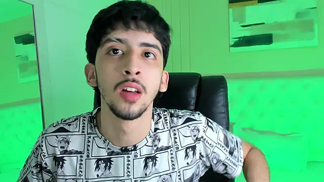 Snapshot of Alezzandro_ chatting on 09-08-25, 08:30 Alezzandro online show from 09-08-25, 08:30