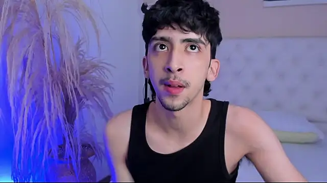 Snapshot of Alezzandro_ chatting on 10-12-25, 08:41 Alezzandro online show from 10-12-25, 08:41