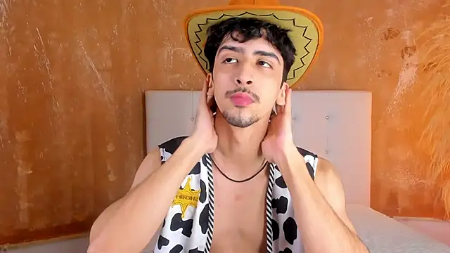 Snapshot of Alezzandro_ chatting on 11-07-25, 08:31 Alezzandro online show from 11-07-25, 08:31