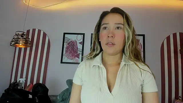 Lannajansen online show from 09-21-25, 03:13