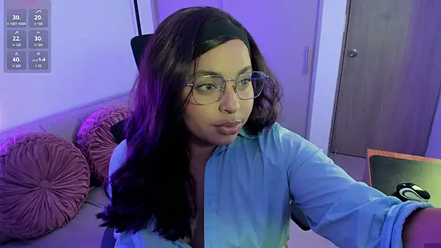RachelRusso online show from 10-25-25, 03:14