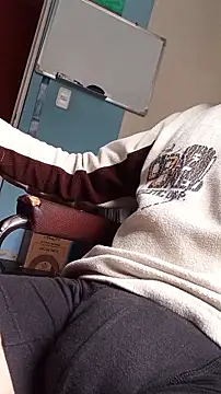 Snapshot of Andre16c chatting on 02-19-26, 03:41 Andre16c online show from 02-19-26, 03:41