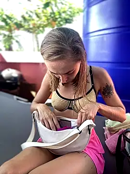 White Lu online show from 10-05-25, 03:05