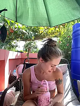 Snapshot of White_Lu chatting on 02-20-26, 07:21 White Lu online show from 02-20-26, 07:21