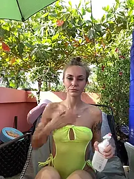 Snapshot of White_Lu chatting on 02-21-26, 02:23 White Lu online show from 02-21-26, 02:23