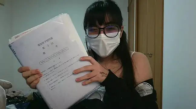 Snapshot of Sisi_cute chatting on 02-04-25, 08:24 Sisi cute online show from 02-04-25, 08:24