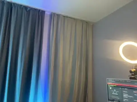 Snapshot of Molli_Luv chatting on 02-13-25, 06:16 Molli Luv online show from 02-13-25, 06:16