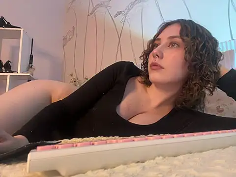 Snapshot of Molli_Luv chatting on 02-27-25, 11:41 Molli Luv online show from 02-27-25, 11:41