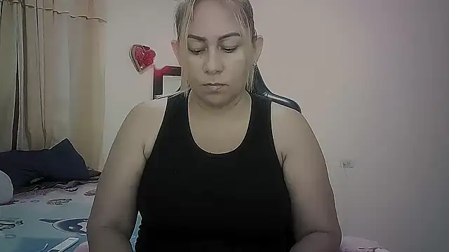 Snapshot of mariana0x chatting on 07-16-26, 12:49 mariana0x online show from 07-16-26, 12:49